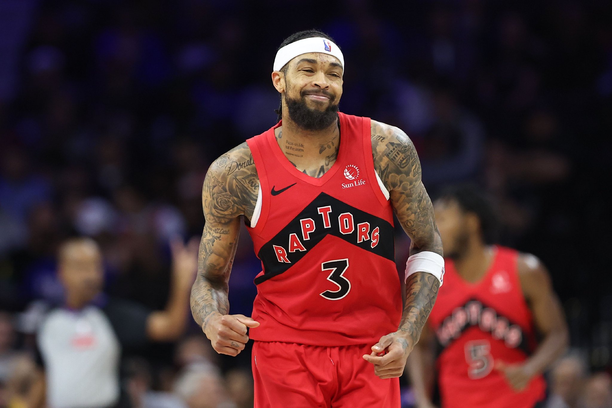 惠特摩尔切入要扣被英格拉姆直接按帽 球打在惠特摩尔身上出界