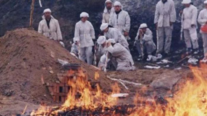 一个扎心的现实，人过世后除了钱和房子，其它的一切终将进垃圾桶