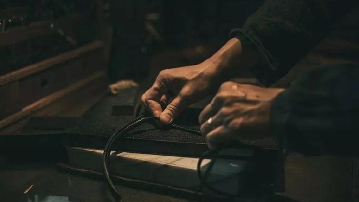 原创|一个人对亲人脾气暴躁,对外人反而和气,不过四个原因!