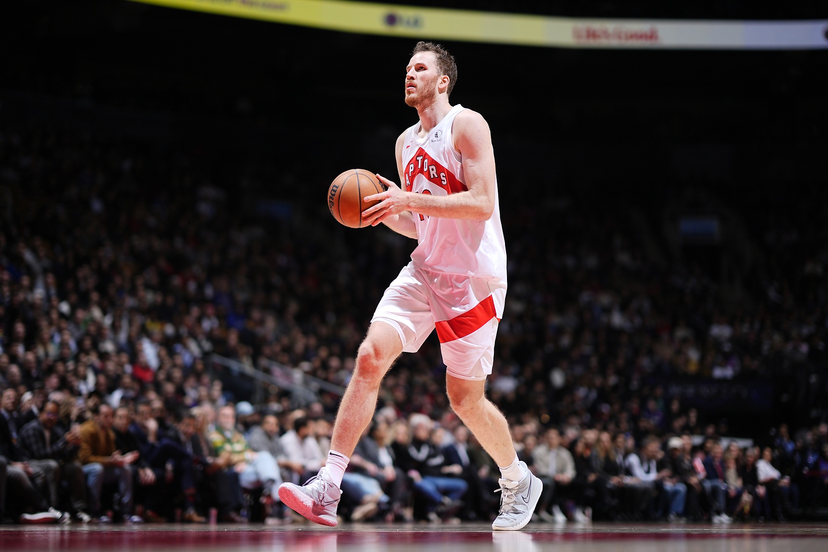 场均10.6分8.3板！明天猛龙主场迎战湖人 珀尔特尔因伤病管理缺阵