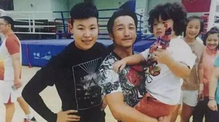 全国冠军艰辛谋生路：户口成拦路虎 曾靠挨打挣钱