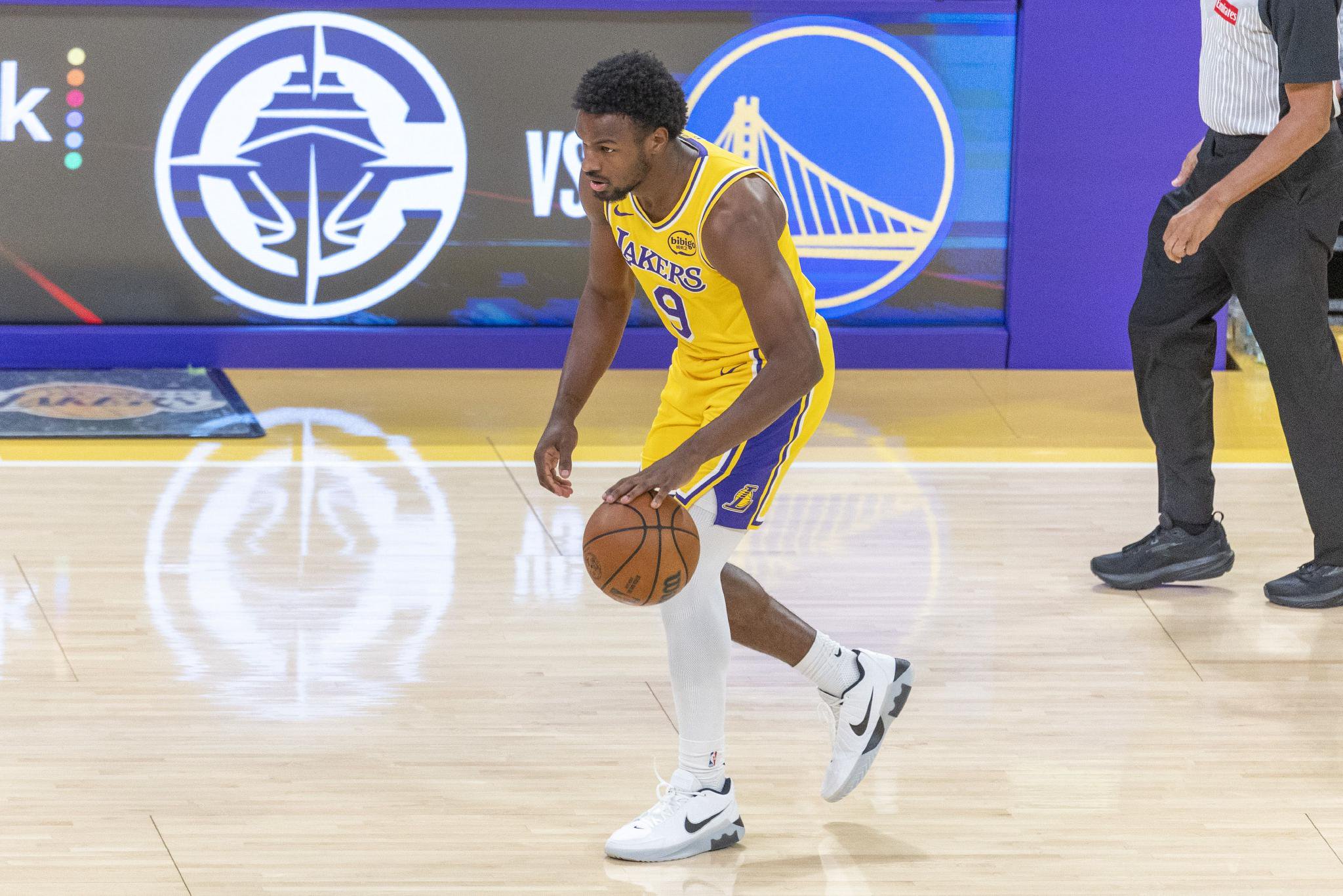 夸梅：布朗尼心脏好了 但是不是脑子有问题？在场上不知道跑位？