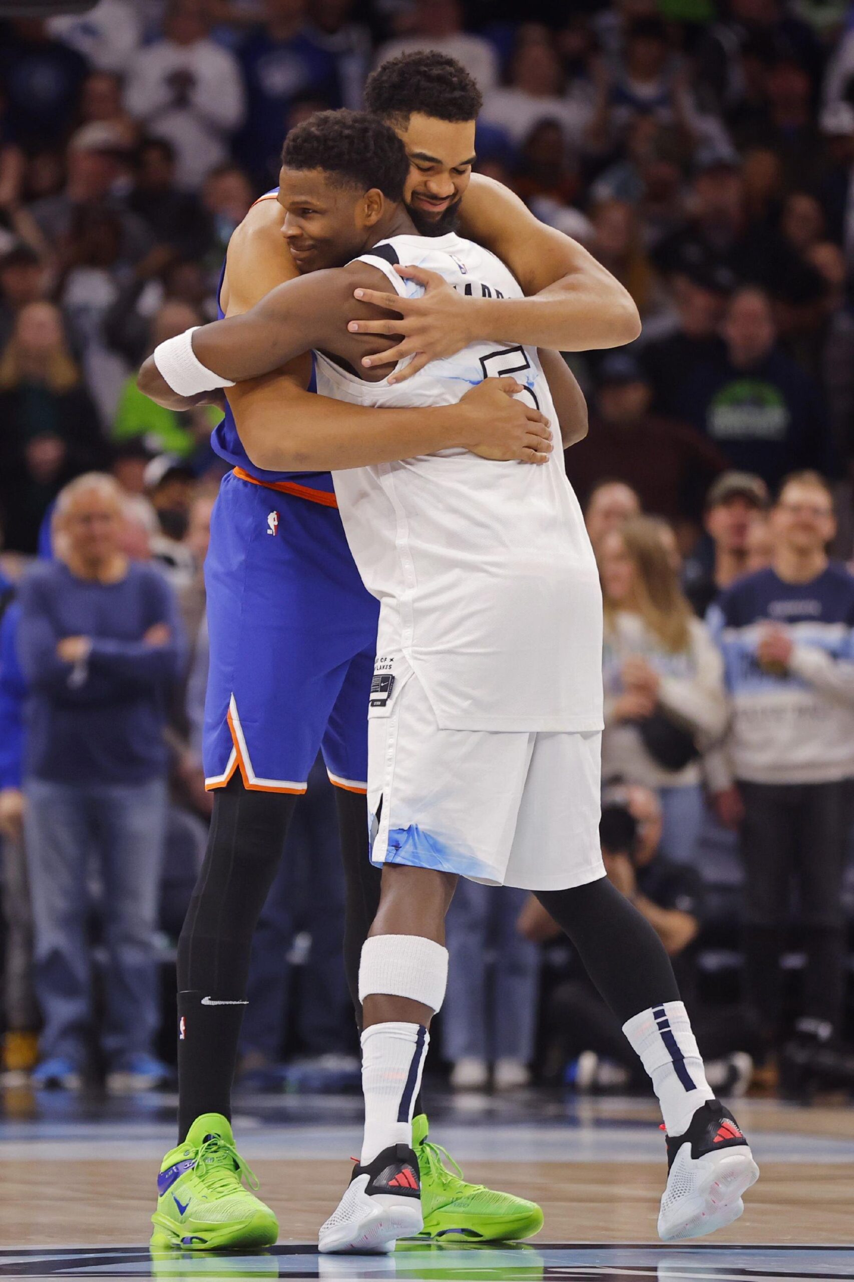 唐斯:华子表现出色我就像骄傲的大哥哥 经常路过阿迪去看他海报