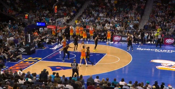 骑士VS黄蜂裁判报告：错判米切尔打手克尼佩尔 对骑士不利