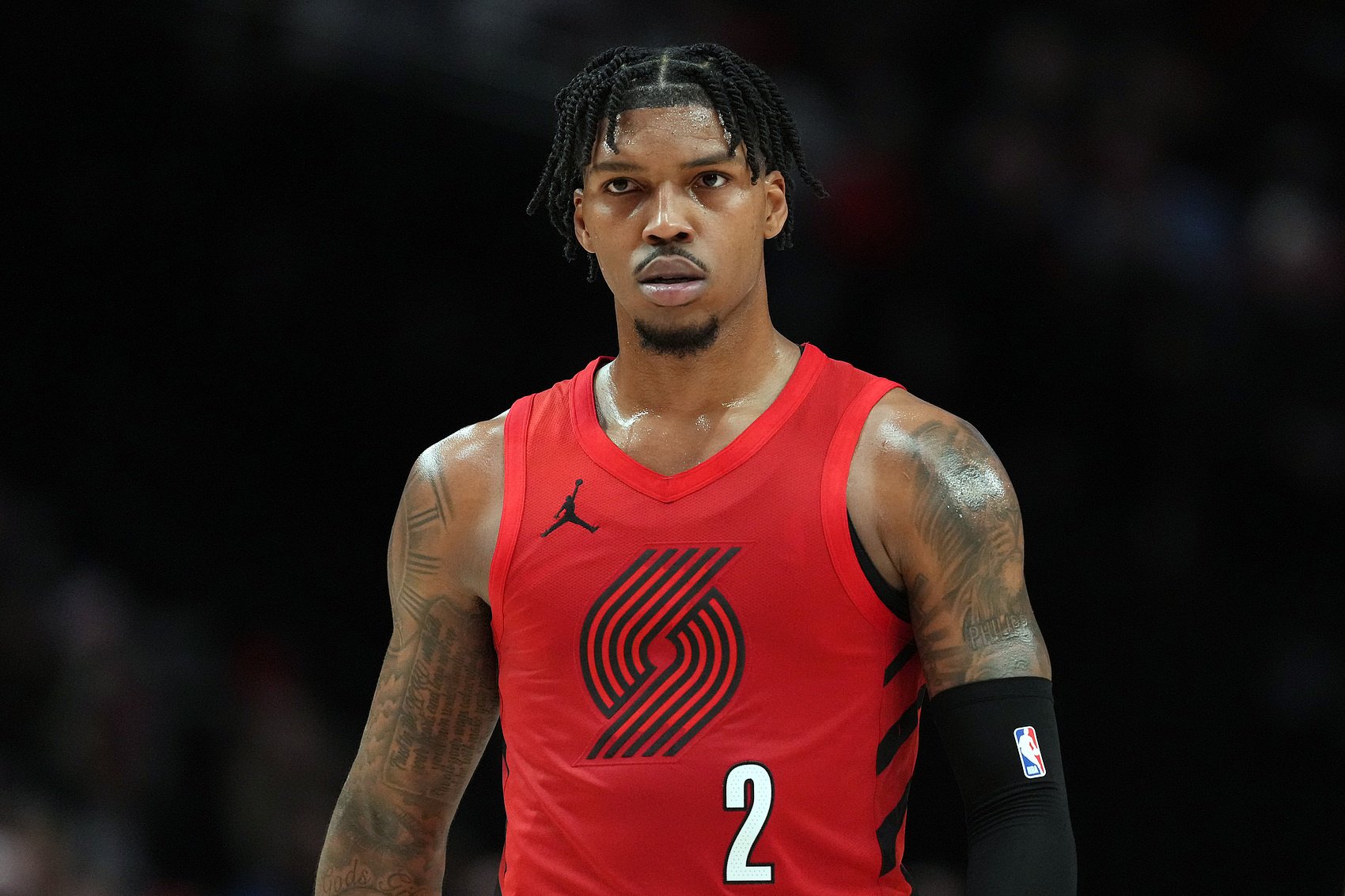 还是双向合同！凯莱布·乐福半场8中4拿到10分 三分5中2