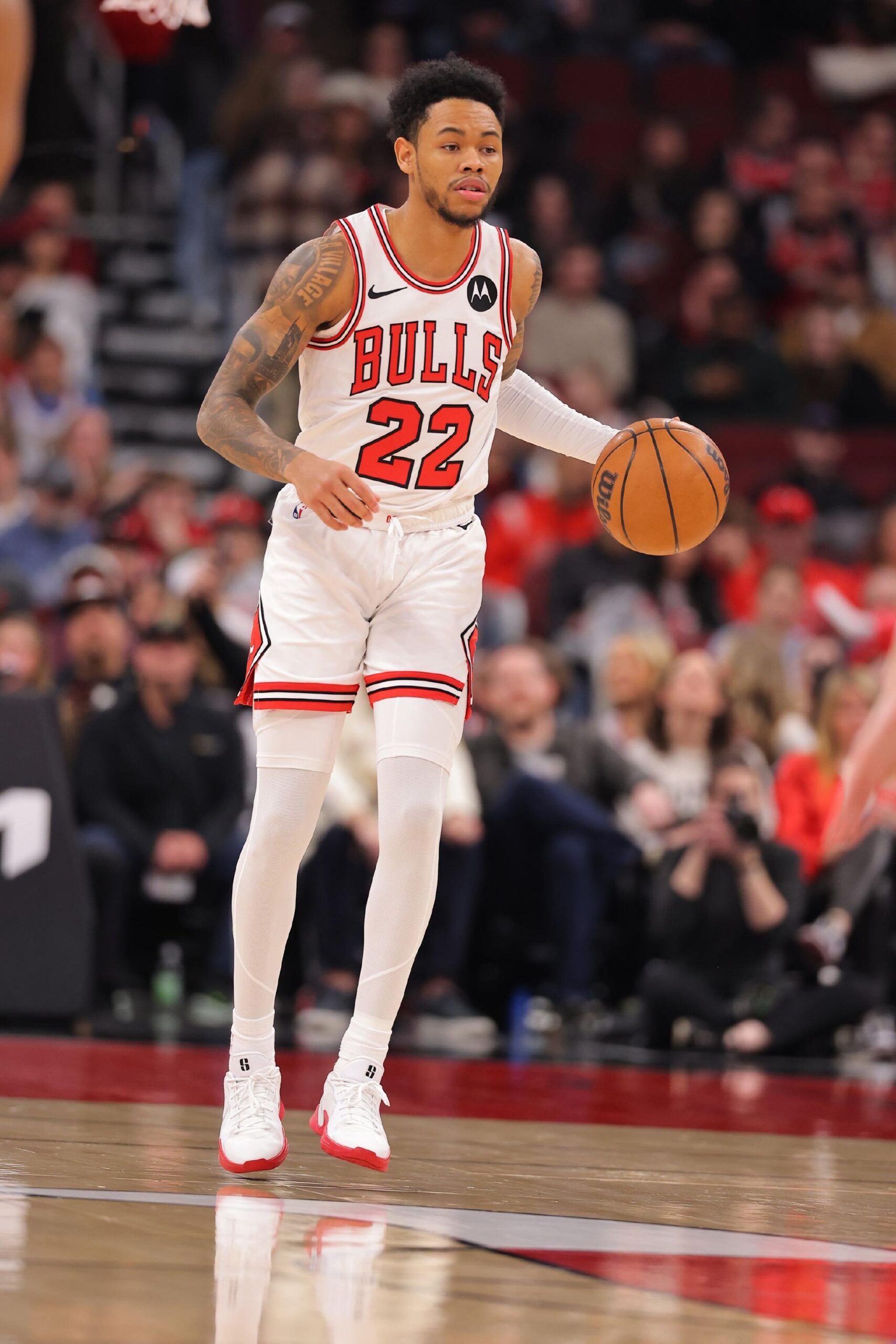 多诺万：安芬尼·西蒙斯左手腕轻微骨折 无需手术&复出时间待定